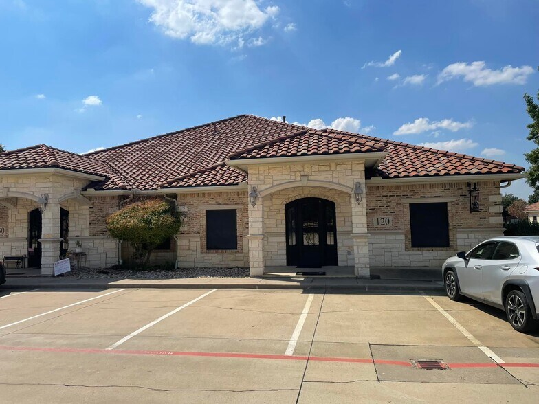 More Photos Of 1111 Kinwest Pky, Irving Office Residential For Lease