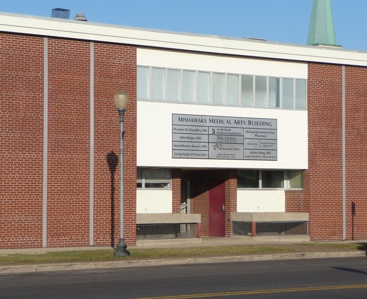 More Photos Of 303 S Main St, Mishawaka Medical For Lease