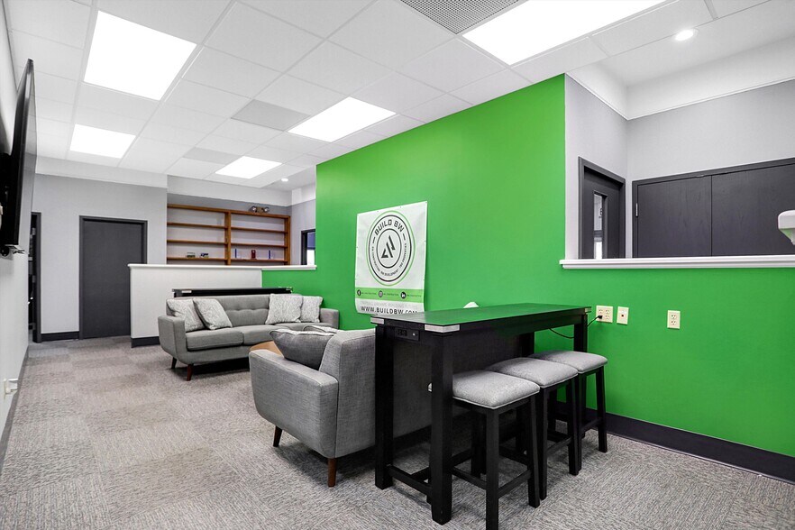 More Photos Of 615 Russell Ave, Indianapolis Medical For Sale