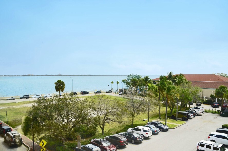 More Photos Of 120-140 S Indian River Dr, Fort Pierce Coworking Space