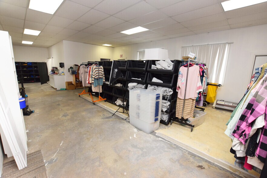 More Photos Of 5488 Richfield Rd, Flint Warehouse For Sale