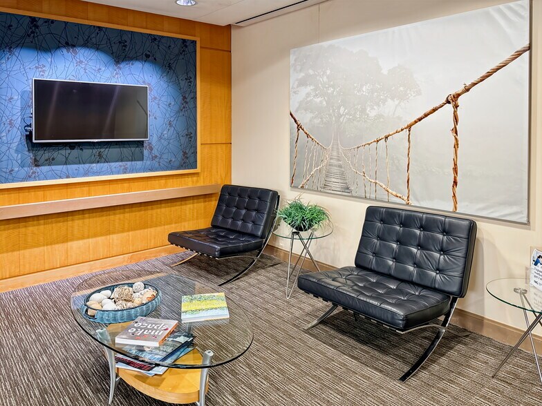 More Photos Of 1901 Avenue of the Stars, Los Angeles Coworking Space