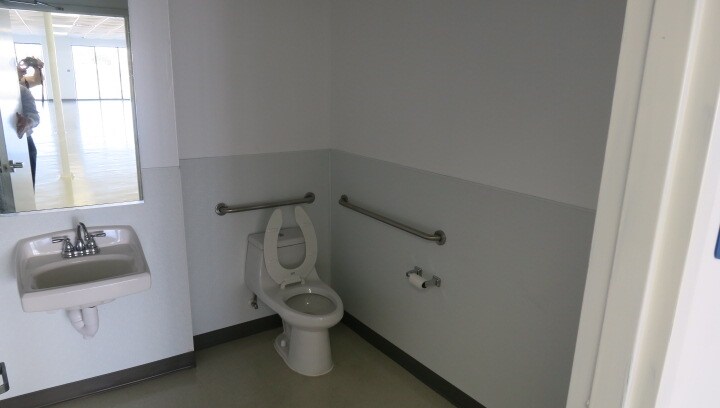 More Photos Of 6734 Larkwood Dr, Houston Freestanding For Lease