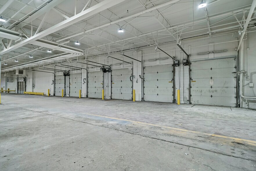 More Photos Of 25 Oakland Ave, Chester Warehouse For Lease