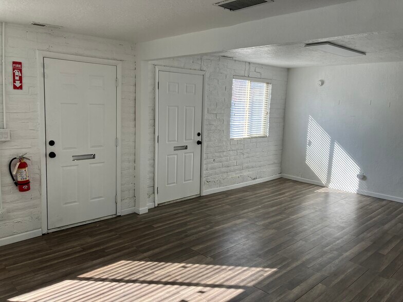 More Photos Of 5226 Commerce Dr, Salt Lake City Flex For Lease