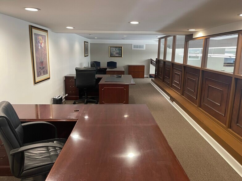 More Photos Of 107 W Michigan Ave, Kalamazoo Office For Lease