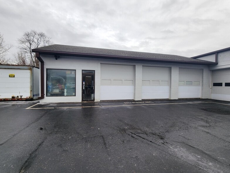 Primary Photo Of 501 St. James Ave, Springfield Auto Repair For Lease