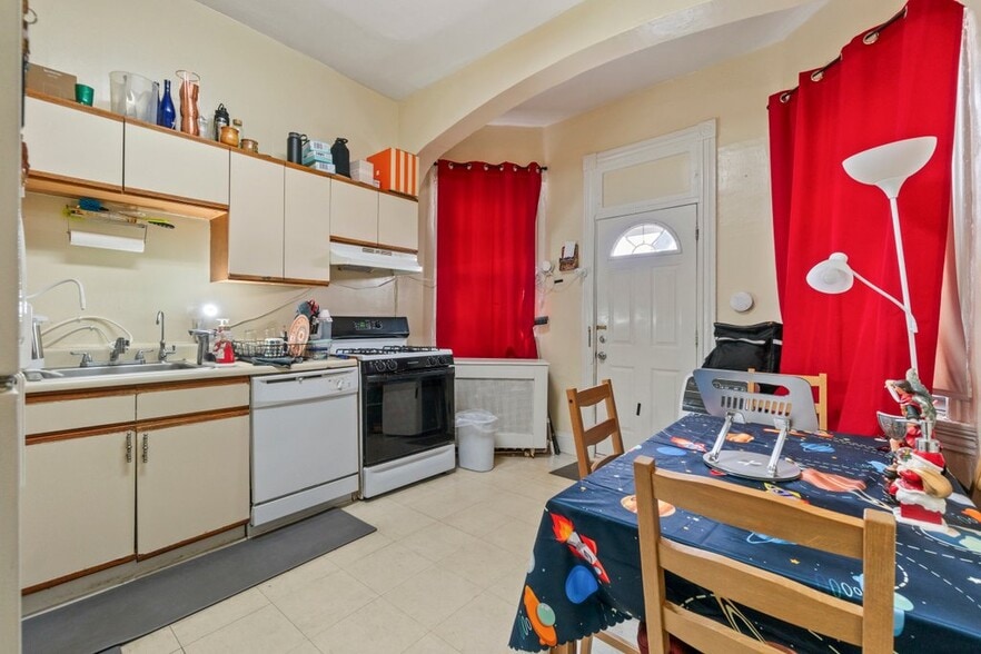 More Photos Of 2541 St Paul St, Baltimore Office For Sale