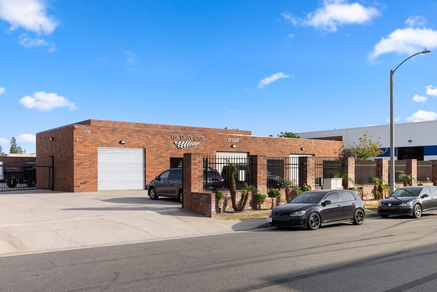 More Photos Of 17702-17722 Metzler Ln, Huntington Beach Service For Sale