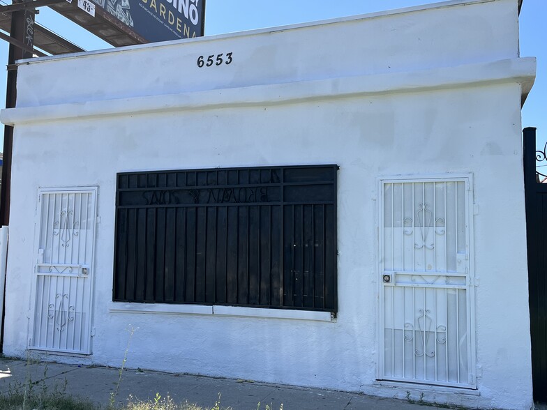 Primary Photo Of 6553 S Vermont Ave, Los Angeles Service For Sale