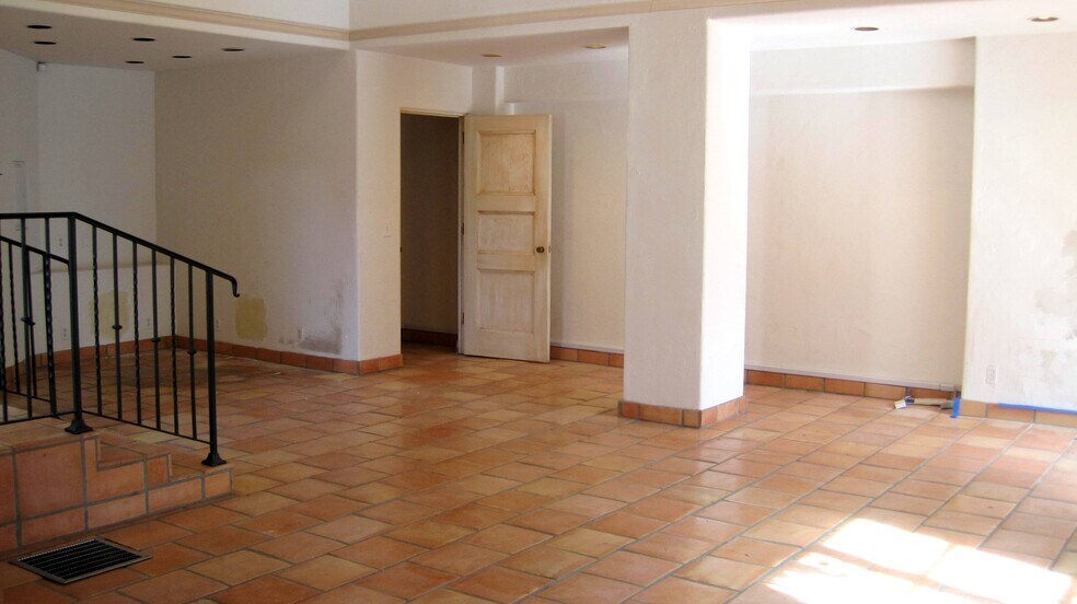 More Photos Of 5-129 El Paseo, Santa Barbara Unknown For Lease