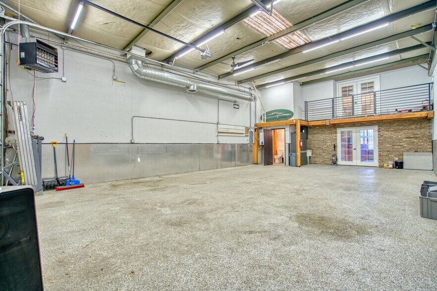 More Photos Of 851 E Hwy 224, Denver Warehouse For Sale