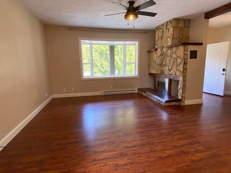 More Photos Of 1121 Old Lakelse Lake Dr, Terrace Apartments For Sale