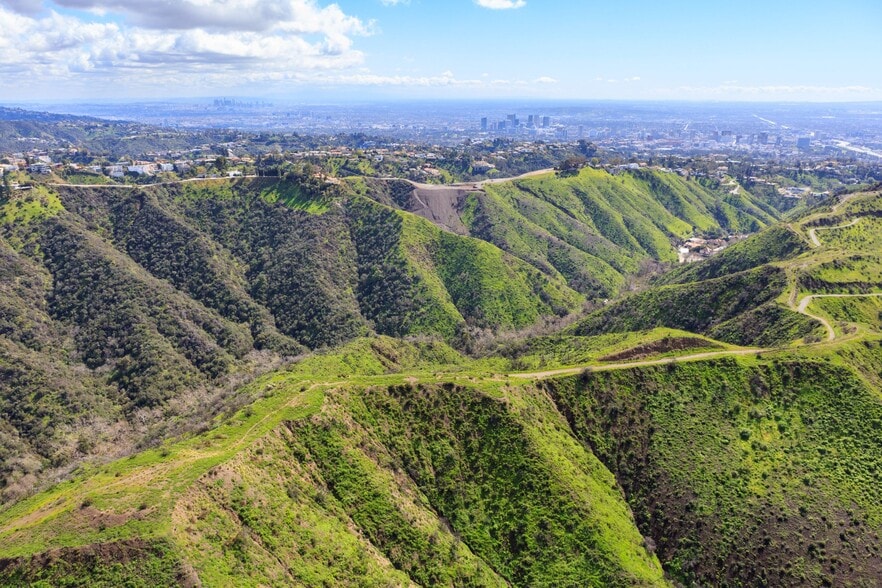 More Photos Of 1 Senderos Canyon, Los Angeles Land For Sale