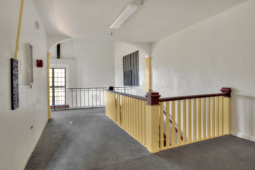 More Photos Of 206 Pilaklakaha Ave, Auburndale Apartments For Sale