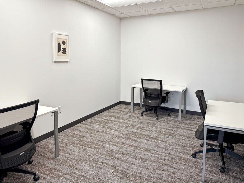 More Photos Of 2640 Eagan Woods Dr, Eagan Coworking Space