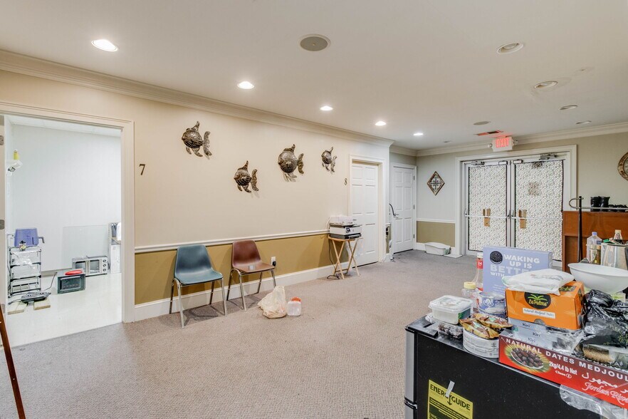 More Photos Of 304 S Main St, Ada Freestanding For Sale