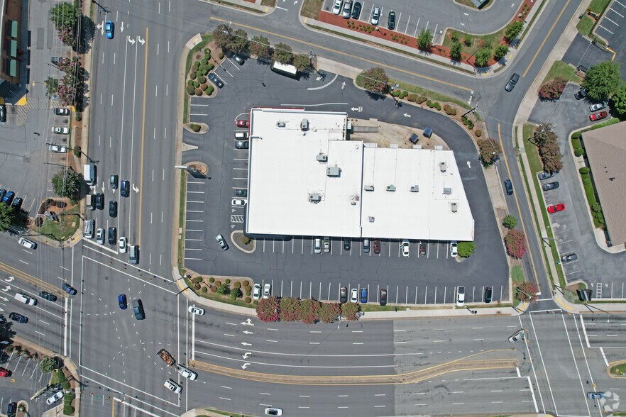 3700 W Gate City Blvd, Greensboro, NC 27407 For Lease