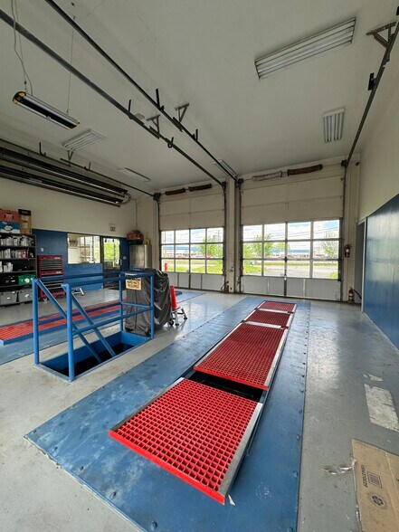 More Photos Of 4535 Coldwater Rd, Fort Wayne General Retail For Sale