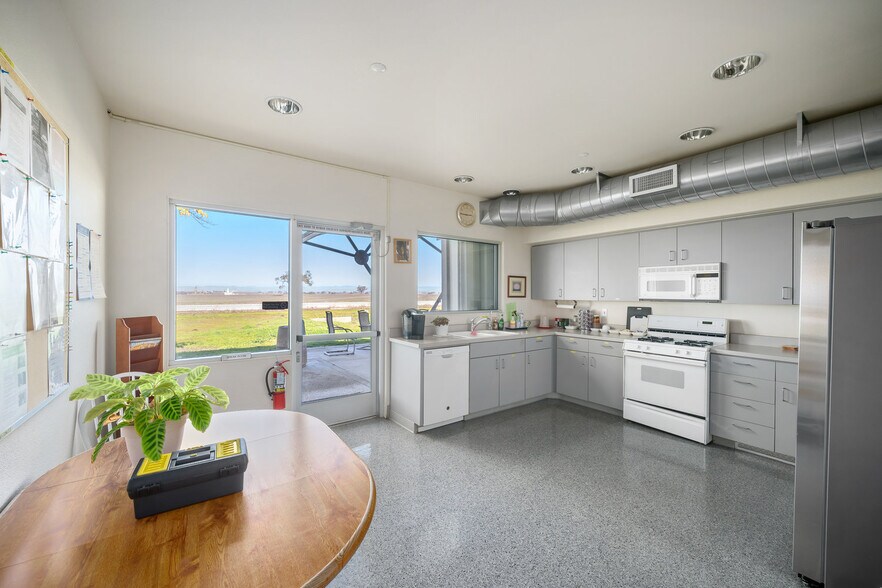 More Photos Of 4301 Second Wind Way, Paso Robles Office For Lease