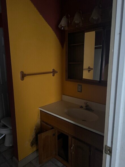 More Photos Of 111 N Walnut St, North Manchester General Retail For Sale
