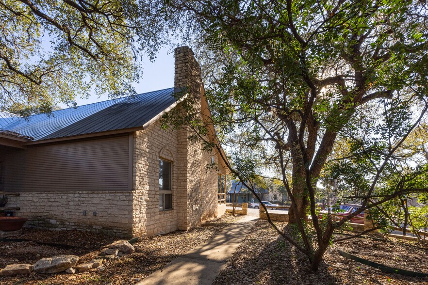 More Photos Of 101 FM 3237, Wimberley Office For Sale