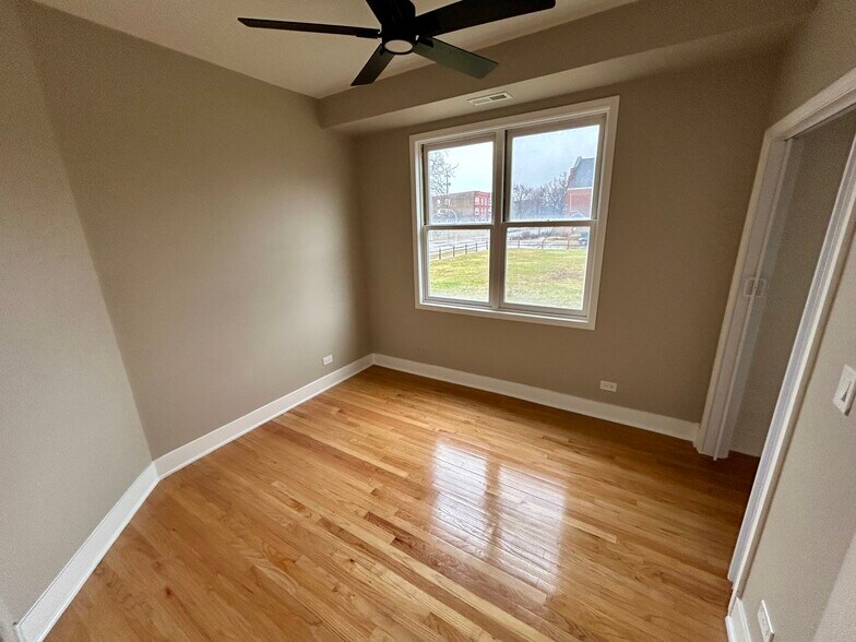 More Photos Of 5644 S Prairie Ave, Chicago Apartments For Sale