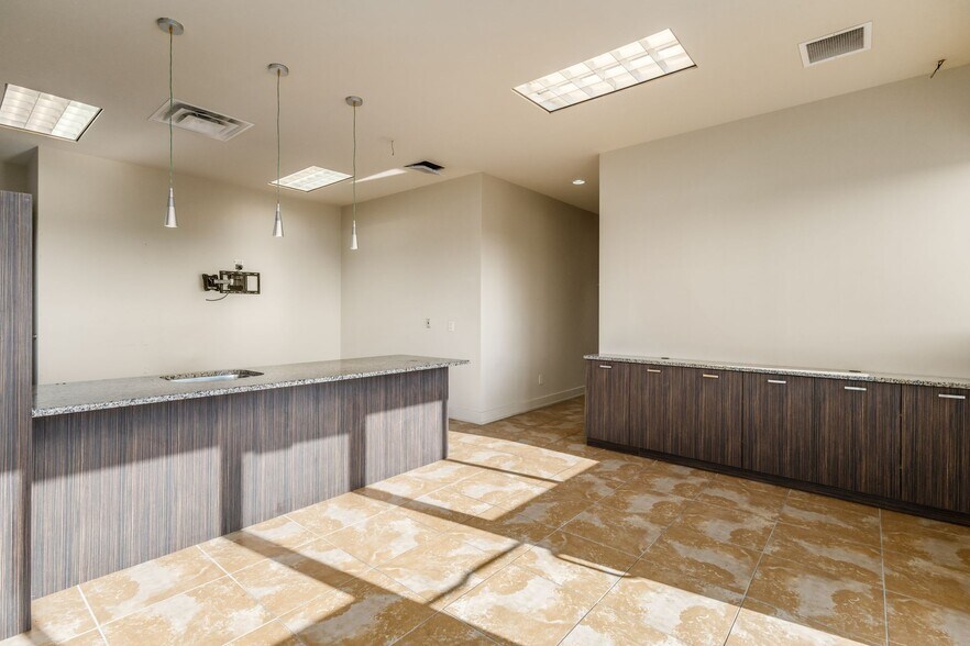 More Photos Of 9039 Antares Ave, Columbus Medical For Lease