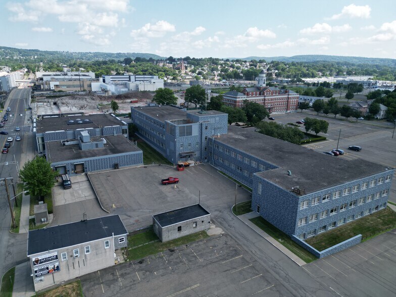 More Photos Of 1701L North St, Endicott Unknown For Lease