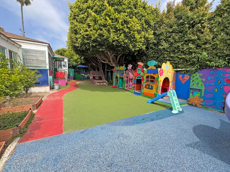 More Photos Of 1009 18th St, Santa Monica Schools For Lease