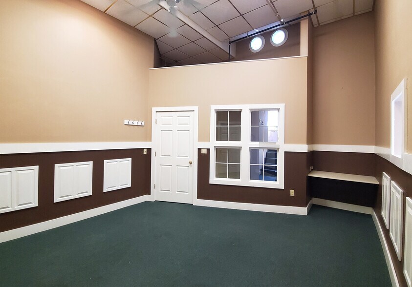 More Photos Of 31 W Superior St, Duluth Office For Lease
