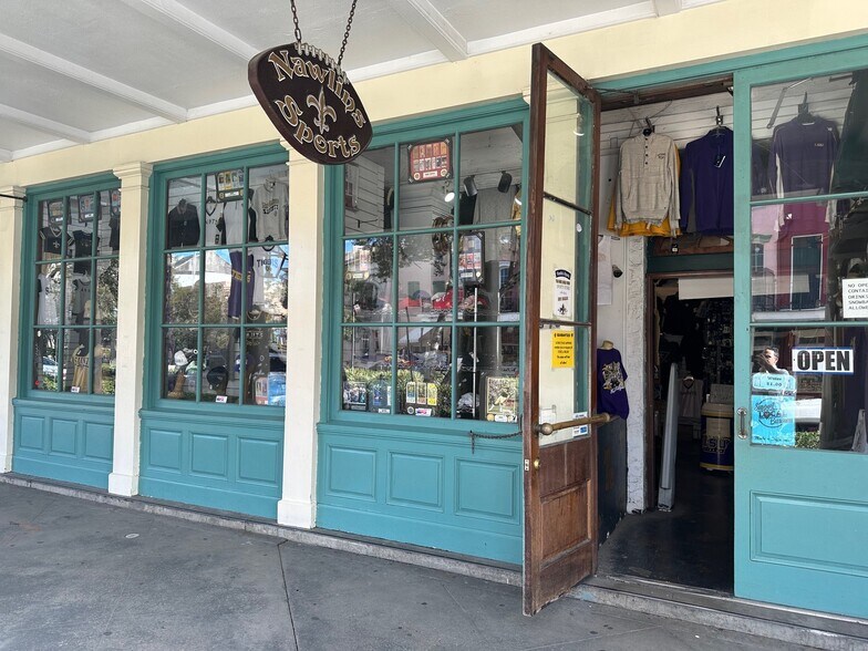 More Photos Of 916 Decatur St, New Orleans General Retail For Lease