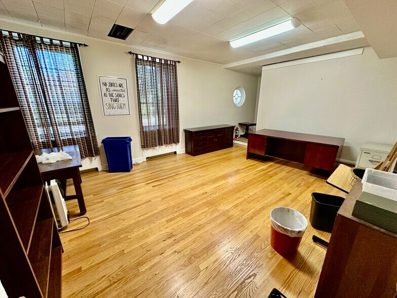 More Photos Of 600 Cooks Ln, Baltimore Religious Facility For Sale