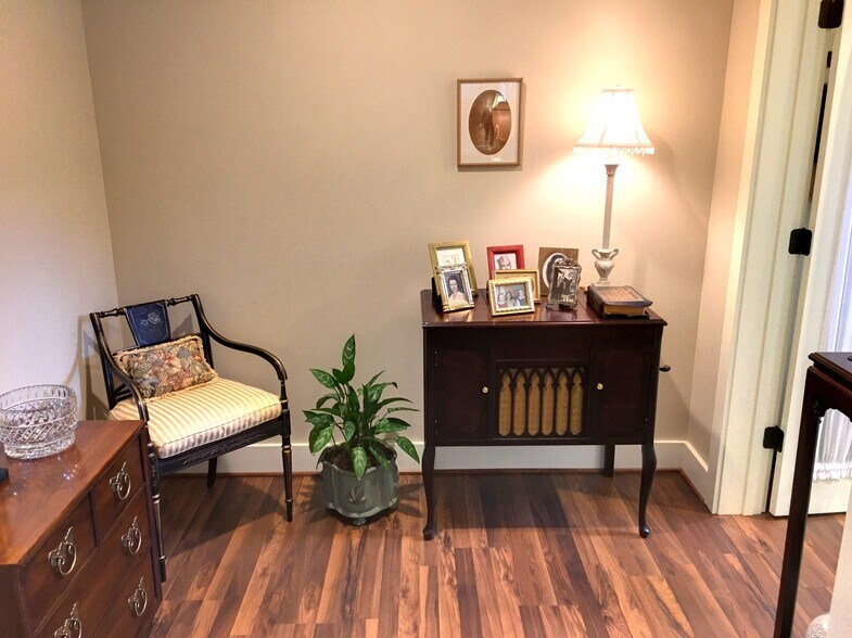 More Photos Of 444 S Beech Mountain Pky, Banner Elk Office For Sale