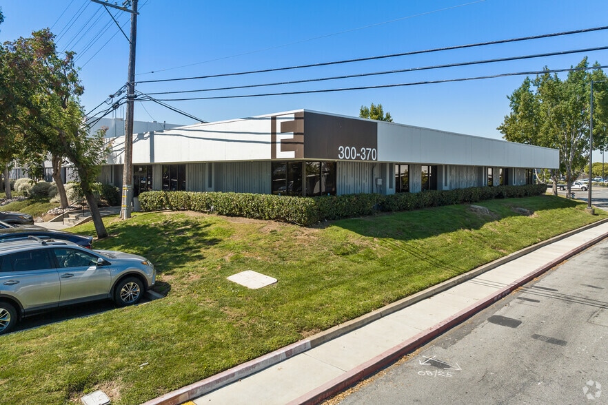 More Photos Of 300-350 Harbor Blvd, Belmont Unknown For Lease