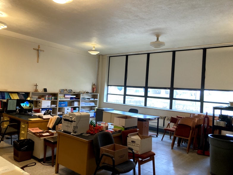 More Photos Of 750 Pittsburgh St, Springdale Specialty For Sale