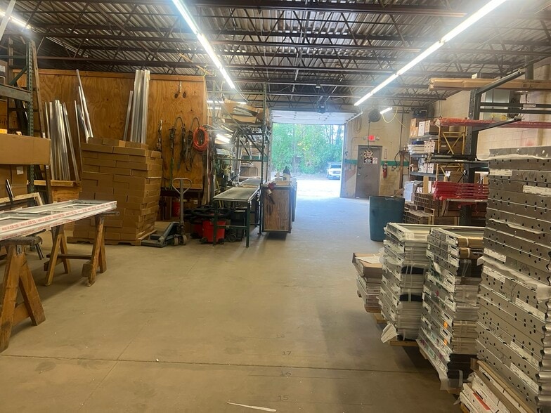 More Photos Of 1308-1314 NE 113th Ave, Blaine General Retail For Lease