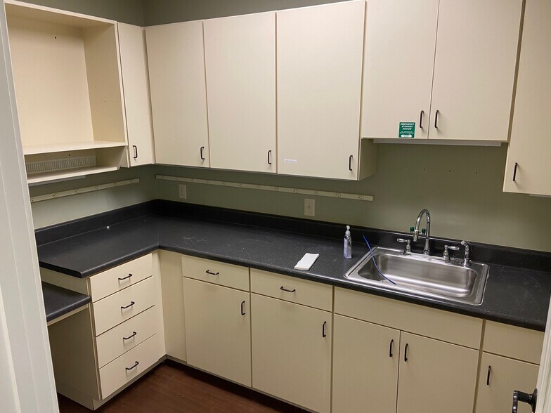 More Photos Of 155 Halton Rd, Greenville Medical For Lease