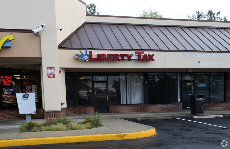More Photos Of 7049-7099 Allentown Rd, Temple Hills Freestanding For Lease