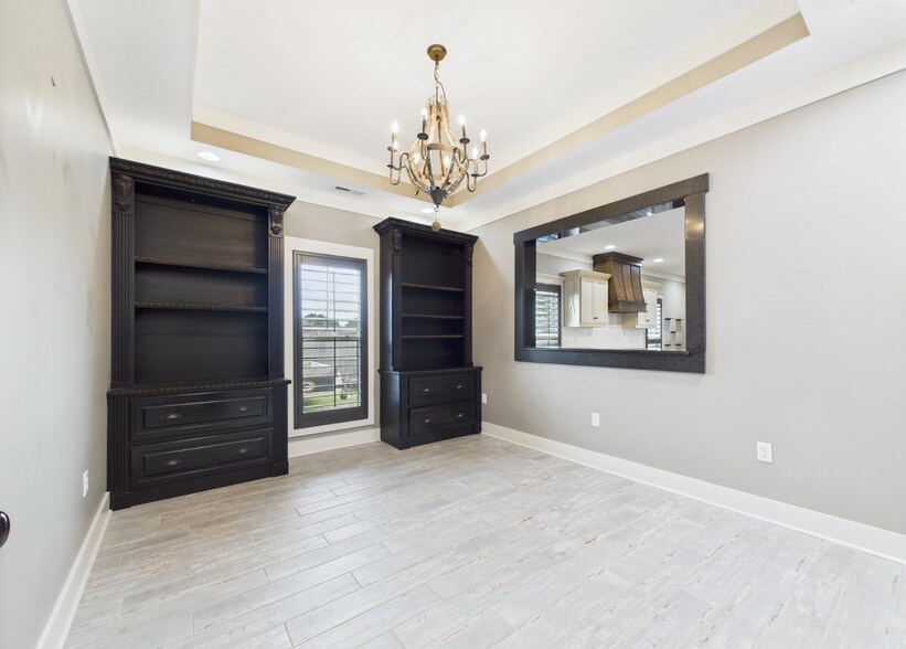 More Photos Of 102 Kimberly Ave, Muscle Shoals Office For Sale