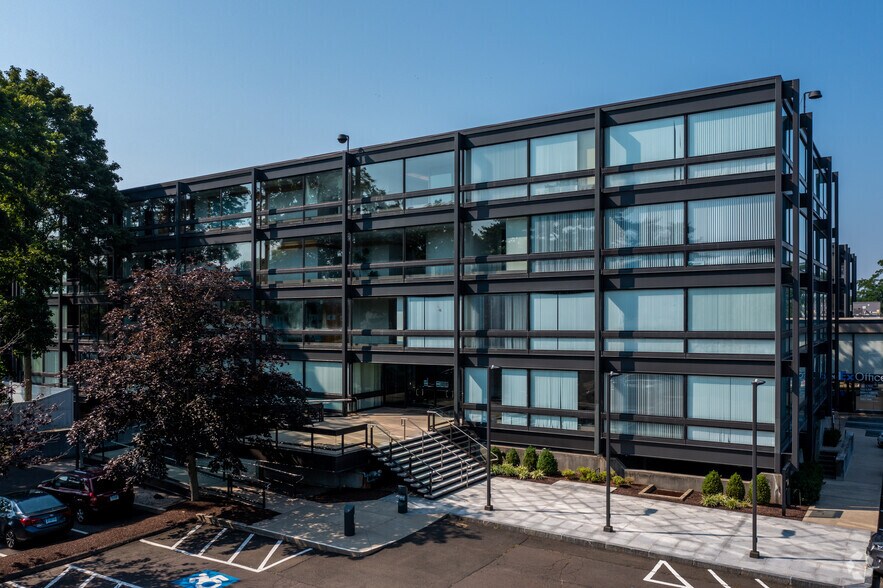 More Photos Of 127 Washington Ave, North Haven Unknown For Lease