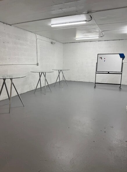 More Photos Of 672 NW 118th St, Miami Warehouse For Lease