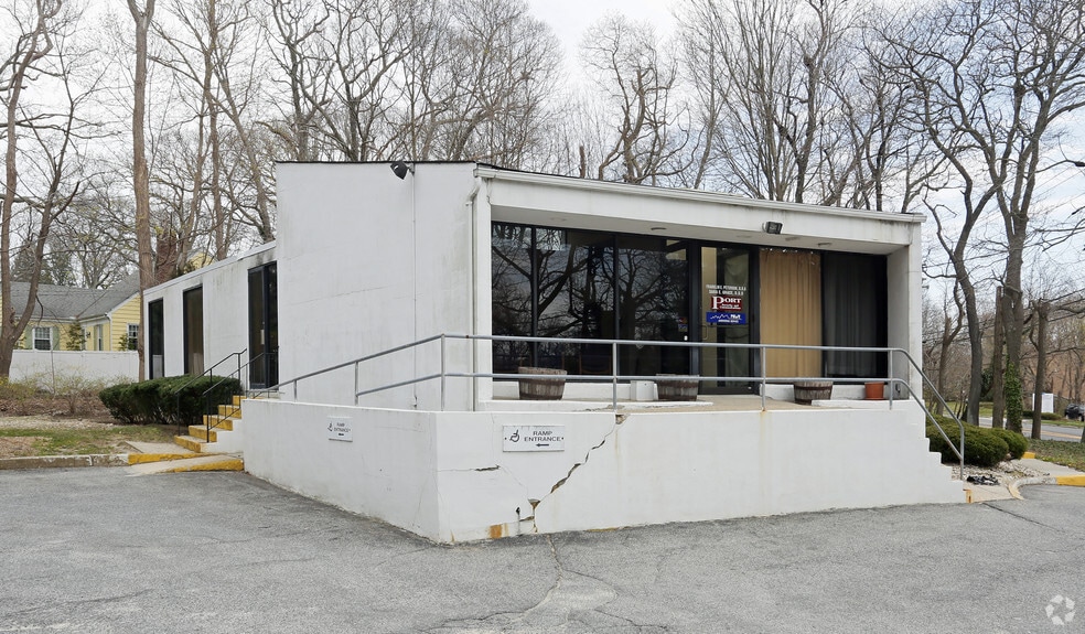 More Photos Of 111 N Country Rd, Port Jefferson Office For Sale