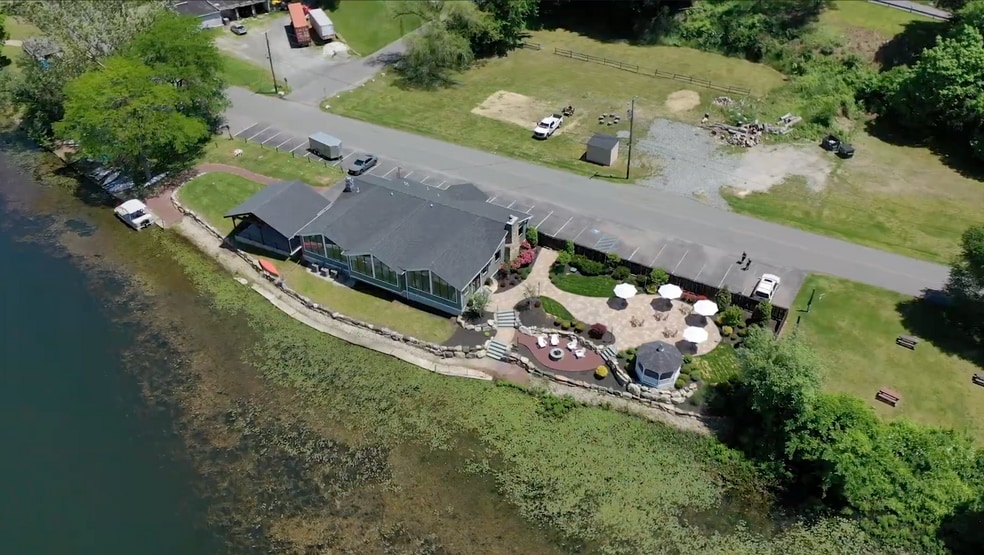 More Photos Of 11 Lakeside Dr E, Belvidere Restaurant For Sale