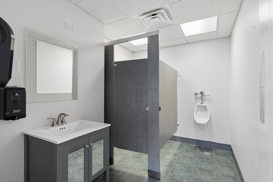 More Photos Of 113 Cumberland Ave, Madison Loft Creative Space For Lease