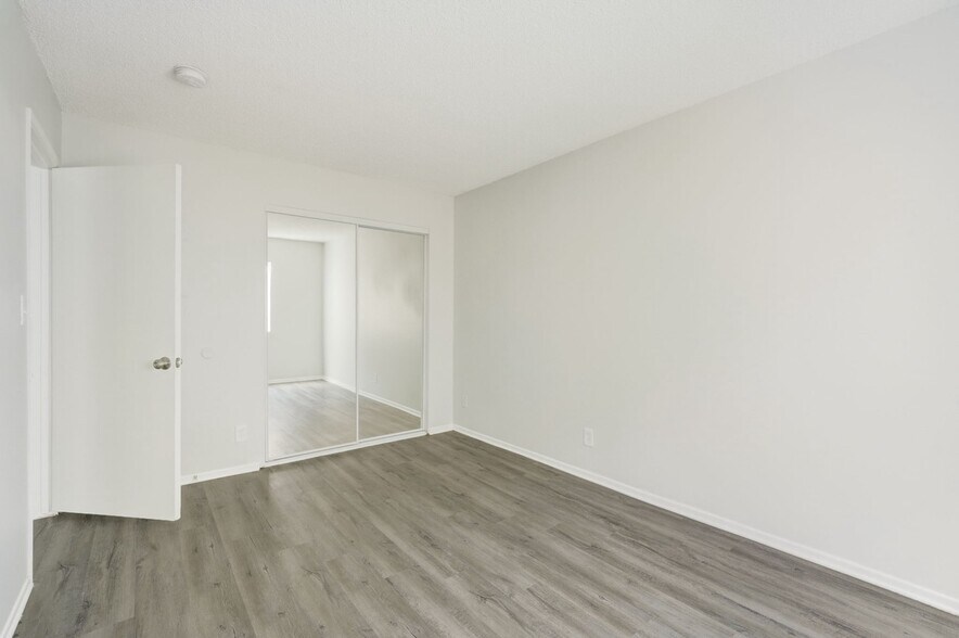 More Photos Of 311 S New Hampshire Ave, Los Angeles Apartments For Sale