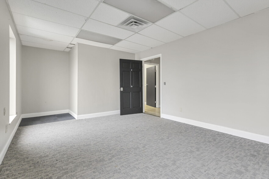 More Photos Of 2844 E River Rd, Dayton Office For Sale
