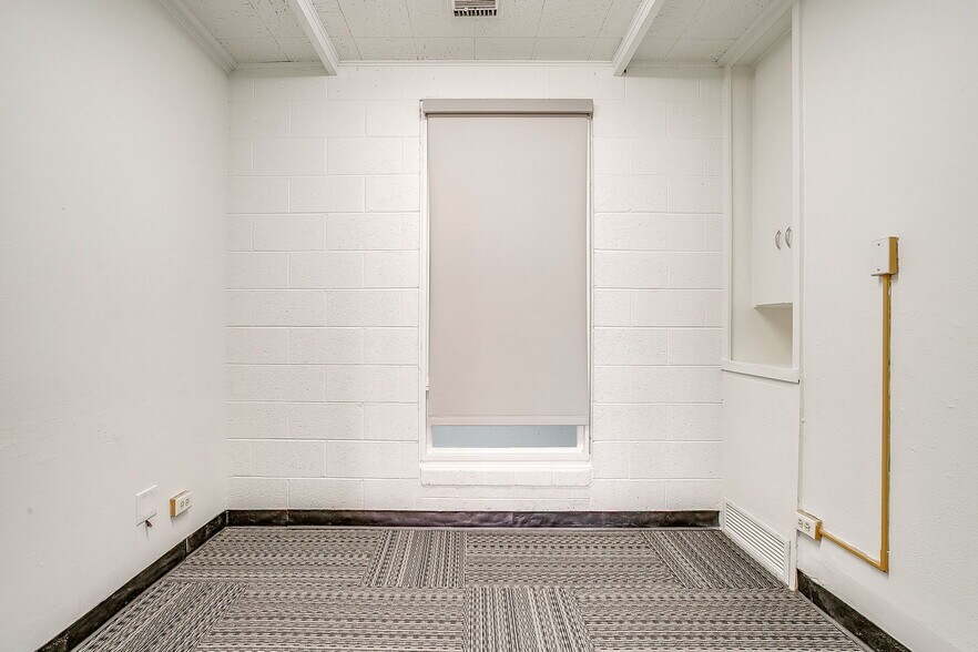 More Photos Of 1413 Rio Grande Ave, Fort Worth Office For Lease
