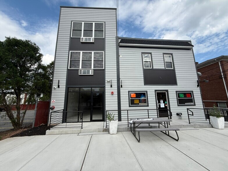 Primary Photo Of 517 Chestnut St, Union Township Apartments For Lease