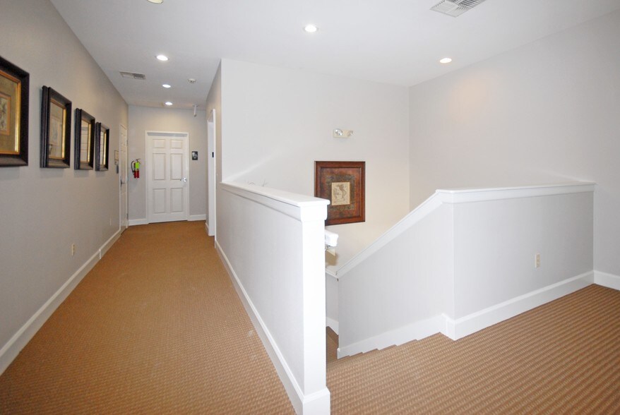 More Photos Of 315 S Jupiter Rd, Allen Office For Lease